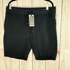 Wahts key shorts NWT